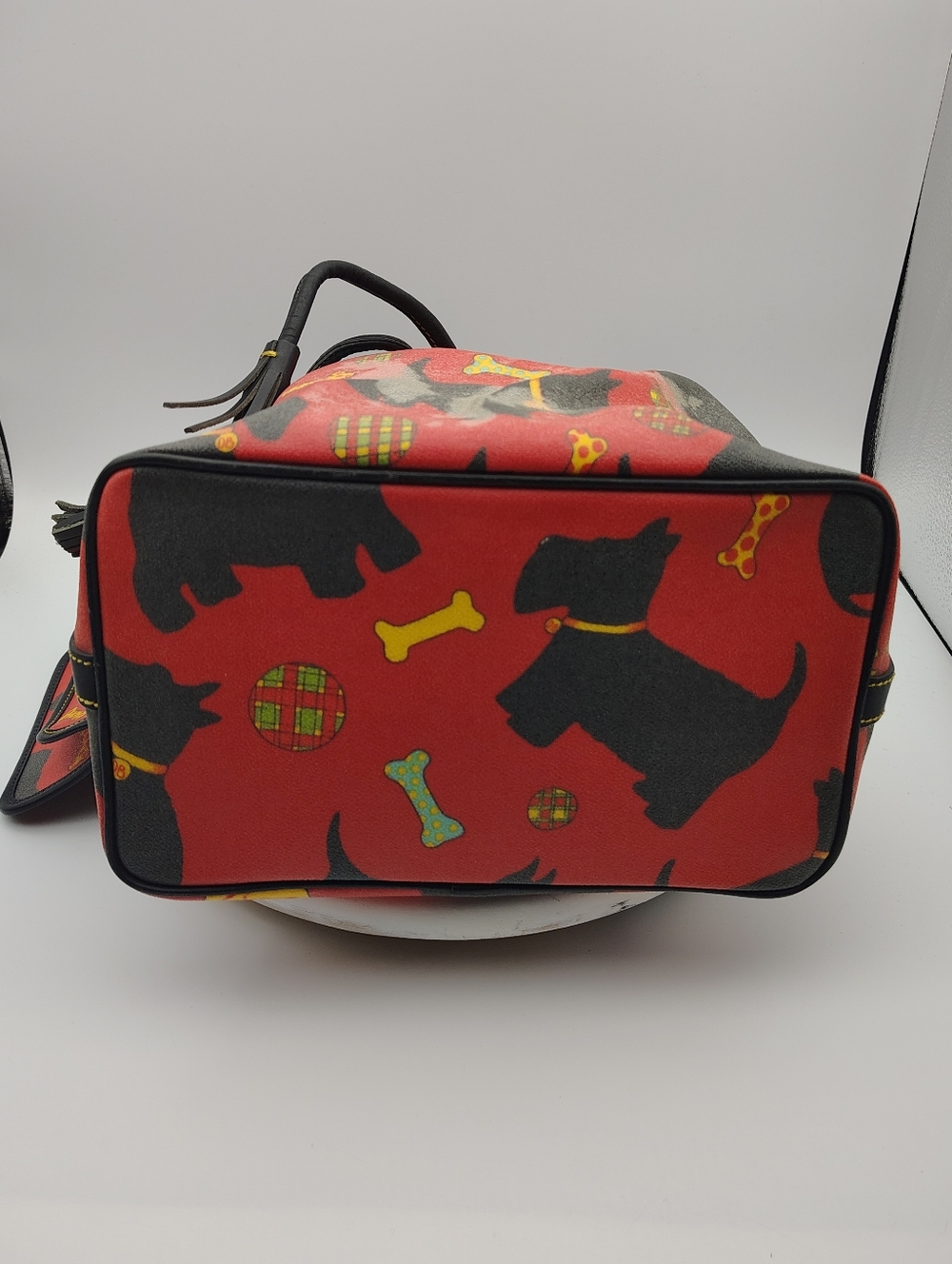 RARE Dooney & Bourke Schnauzer Design Black Bucket Bag In Red/Black/ Tartan - Picture 7 of 16